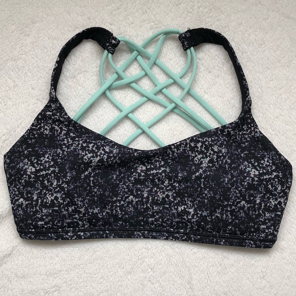 Rare Lululemon Free To Be Wild Size 6